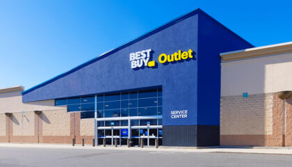 We’re excited to share more about four new outlet stores, which feature open-box and clearance items.